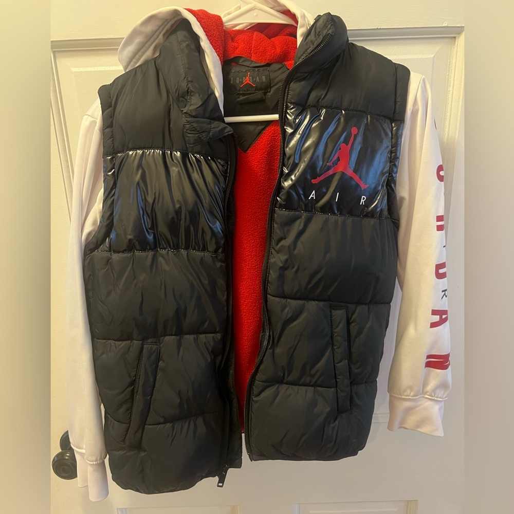 Boys black, red and white Jordan puffer vest/jacket